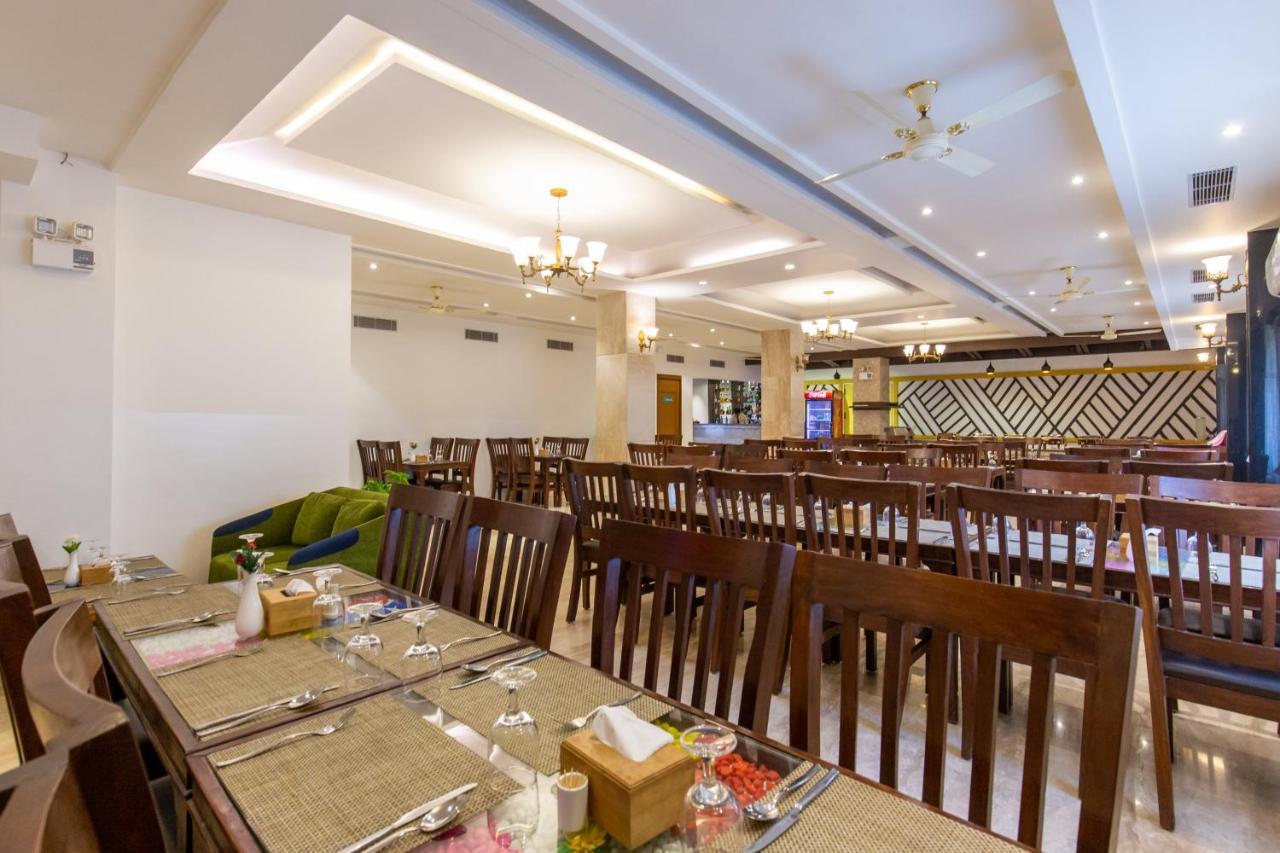 Mourya Hotel Siddharthanagar Экстерьер фото