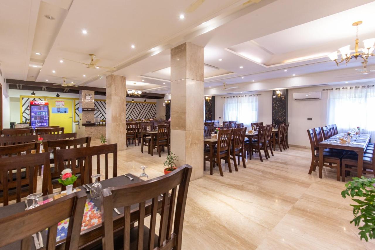 Mourya Hotel Siddharthanagar Экстерьер фото